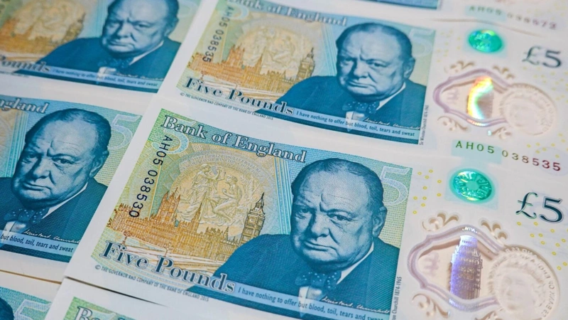 Brıtandyqtar banknottardan tarıhı tulǵalardy emes, janýarlar beınesin kórgisi keledi