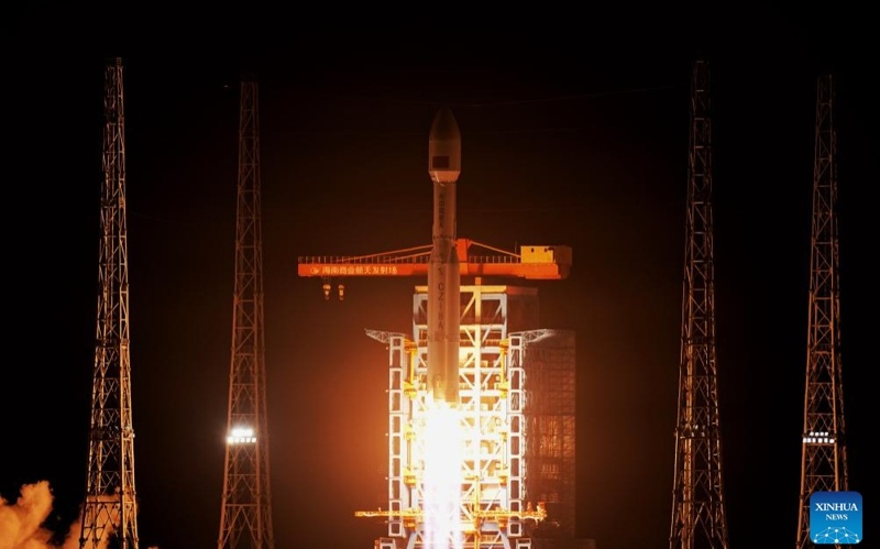China launches 20th group of internet satellites from Hainan