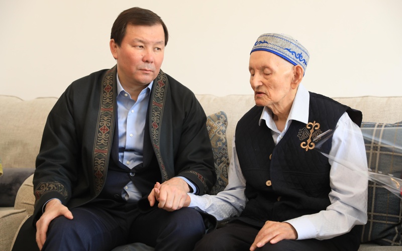 Асхат Шахаров в день Көрісу күні посетил дом Кайыргали Кожанбаева