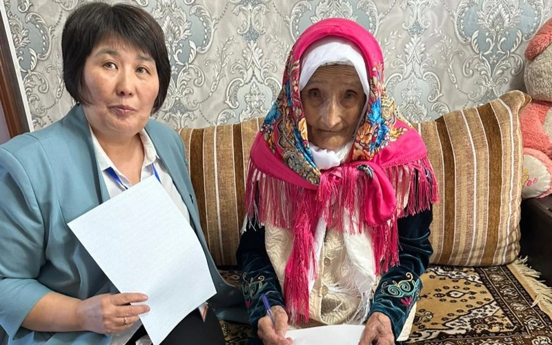 116-летняя жительница области Улытау проголосовала на референдуме