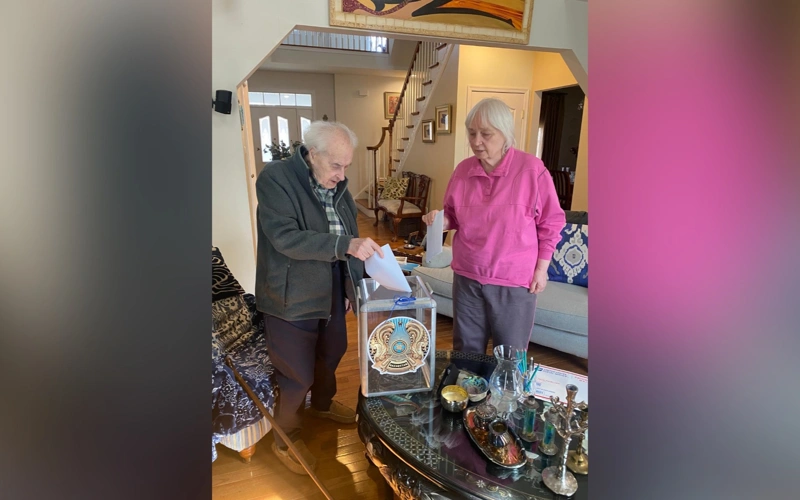 100yo citizen of Kazakhstan votes in Constitutional Referendum in U.S.