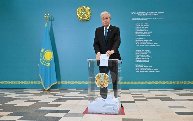 President Tokayev casts his vote in Constitutional Referendum