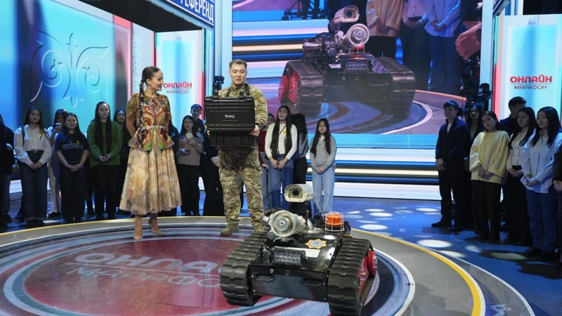 TJM ınnovatsııalyq órt sóndirýshi robotty tanystyrdy