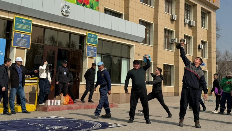 Национальные игры на референдуме в Шымкенте