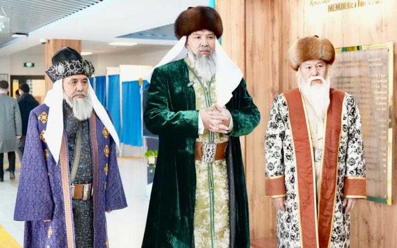 Қазақтың үш ханы дауыс беруге келді