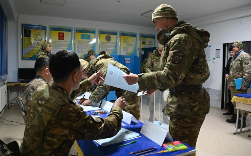 Специальные военные избирательные участки открыли свои двери