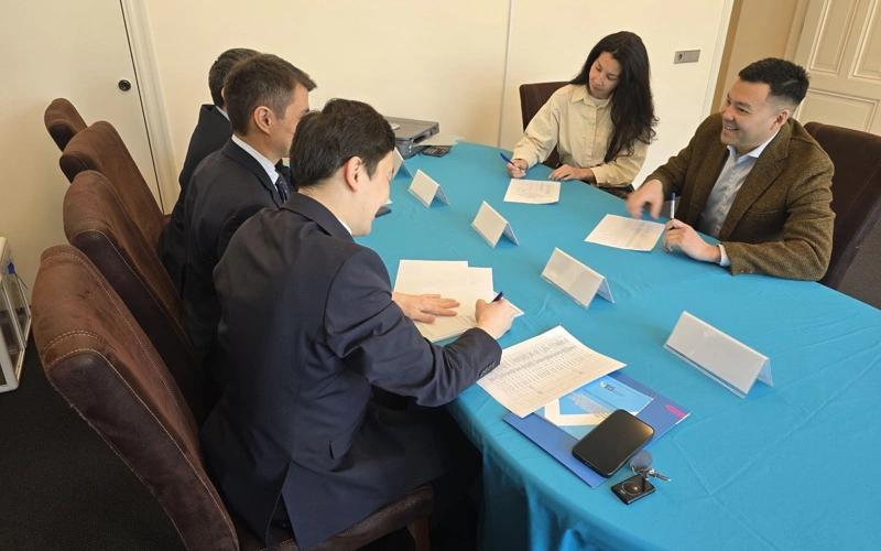 Despite marathon in The Hague, Kazakhstanis head to polls for referendum