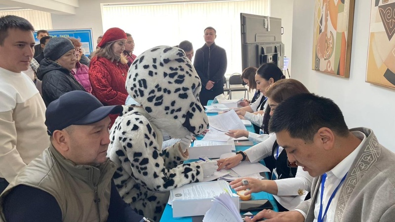 Қонаевта референдумда дауыс беру үшін ілбіс келді