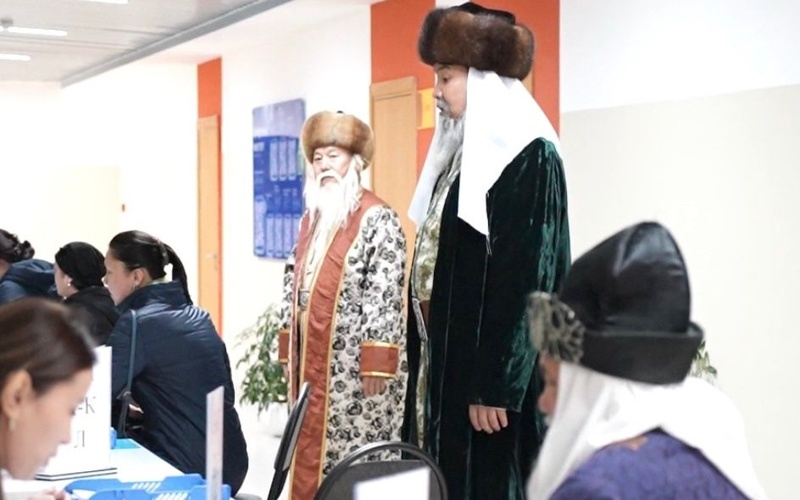 Қазақтың үш ханы дауыс беруге келді