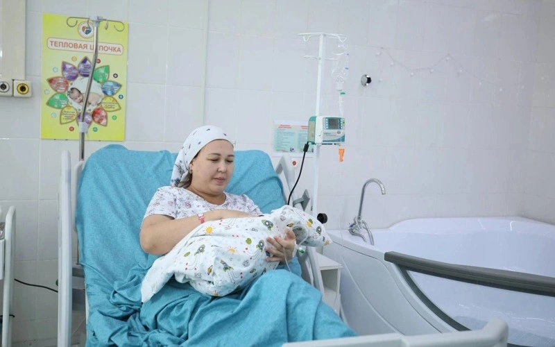 Baby born on referendum day in Aktau named after Constitution