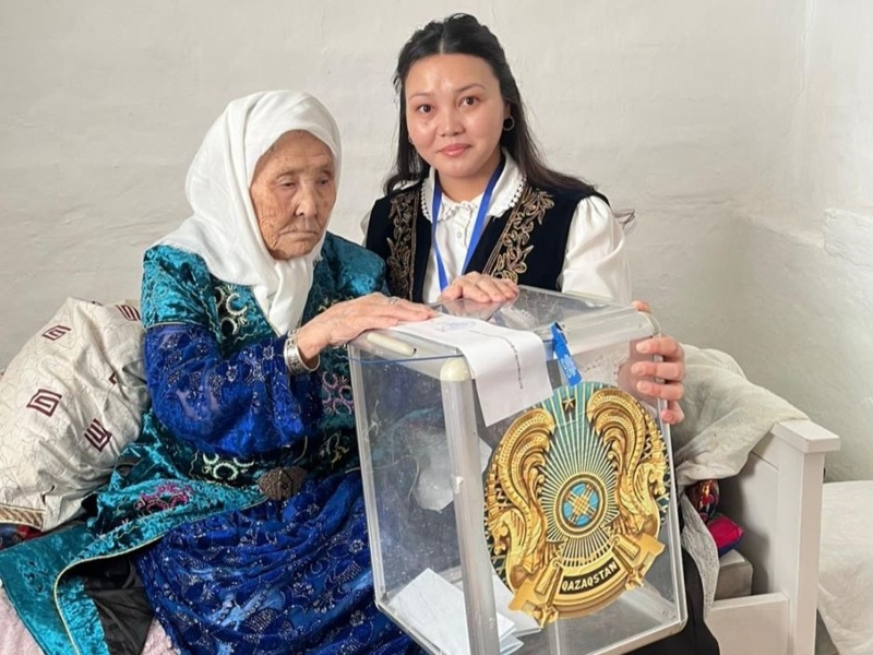 Мұқанқызы Моншақ 