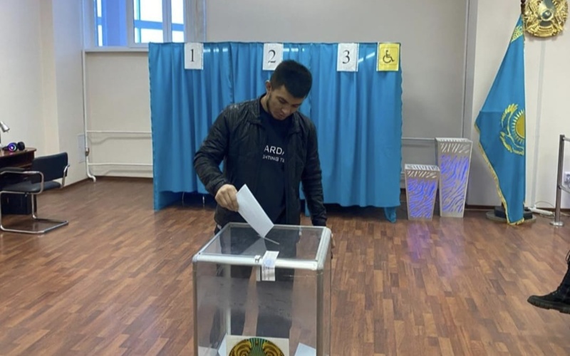 Спортсмены-чемпионы проголосовали в ВКО Спортсмены-чемпионы проголосовали в ВКО