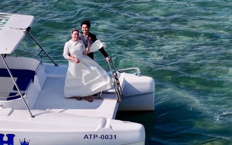 Маңғыстауда жас жұбайлар дауыс беруге катермен келді