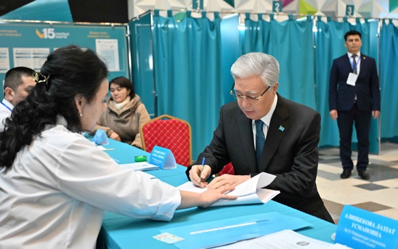 Касым-Жомарт Токаев проголосовал на республиканском референдуме Касым-Жомарт Токаев проголосовал на республиканском референдуме