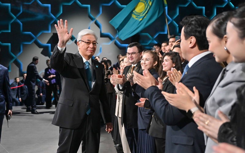 国家元首:哈萨克斯坦人民在公投中作出历史性选择 国家元首:哈萨克斯坦人民在公投中作出历史性选择