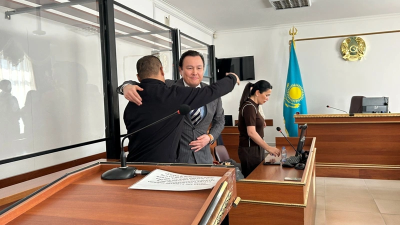 Aqtóbede jol-kólik apatyna baılanysty aıyptalǵan júrgizýshi aqtalyp shyqty