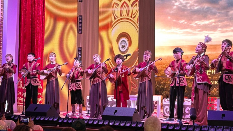 Ақтөбелік жыршылар тәулік бойы жырлауды бастады Ақтөбелік жыршылар тәулік бойы жырлауды бастады