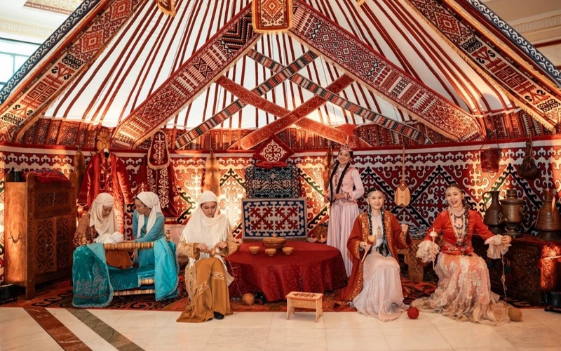 阿斯塔纳举行驻华外交使团&ldquo;纳乌鲁兹舞会&rdquo;