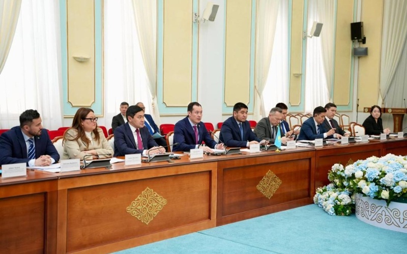 Казахстан и ЕС: Энергобезопасность, энергопереход, и транснациональные энергетические проекты