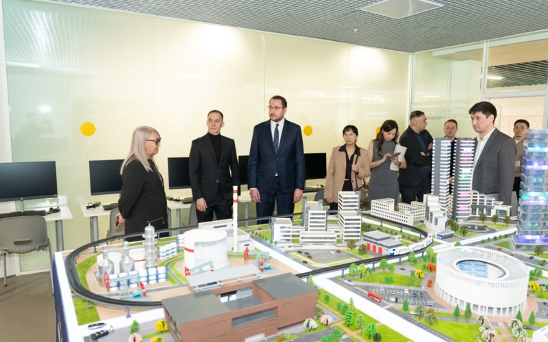 Меморандум о сотрудничестве подписан между Tele2/Altel и Astana IT University Встреча сотрудников Tele2/Altel и Astana IT University