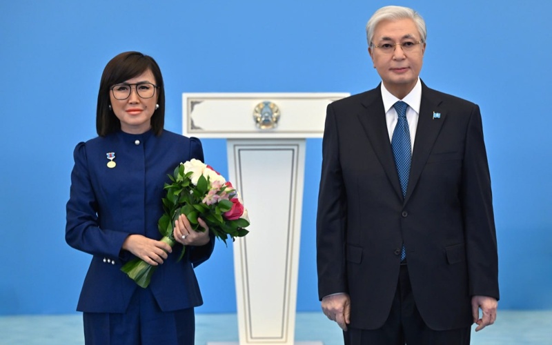 Президент вручил госнаграды ряду граждан