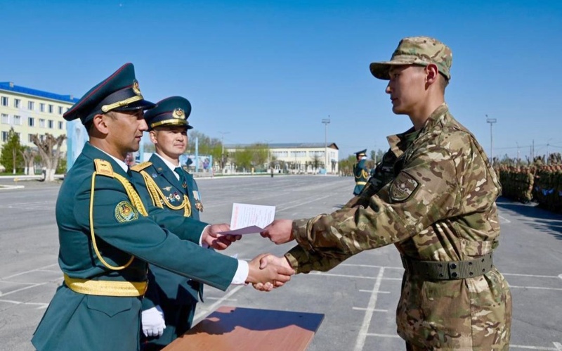 21 myńnan astam jas azamat armııa qataryn tolyqtyrady