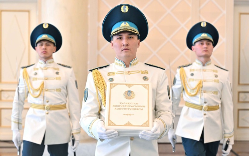 Президент принял участие в торжественном мероприятии, посвященном принятию Конституции