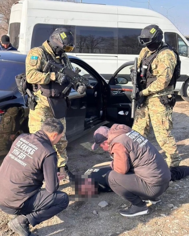 Крупный канал синтетики и нарколабораторию накрыли в Шымкенте