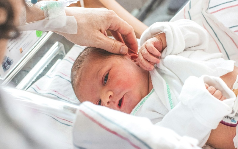 哈萨克斯坦双胞胎出生人数增加 早产率持续下降