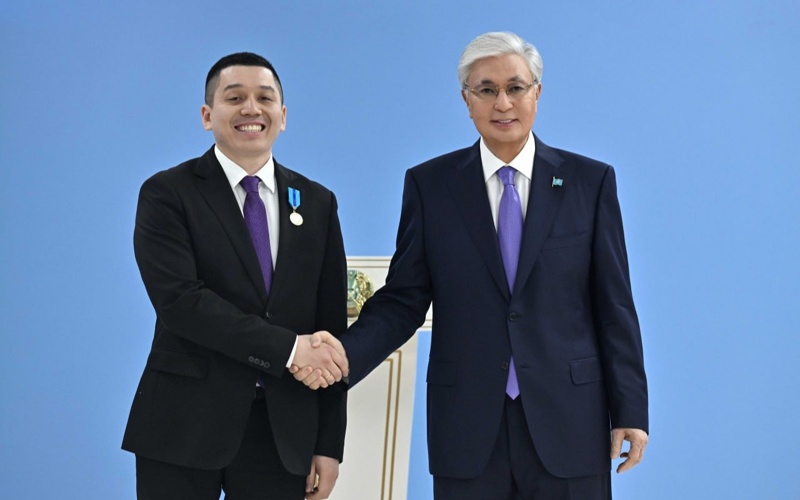 Президент бір топ азаматқа мемлекеттік наградалар табыстады