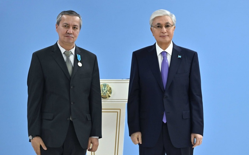 Президент бір топ азаматқа мемлекеттік наградалар табыстады