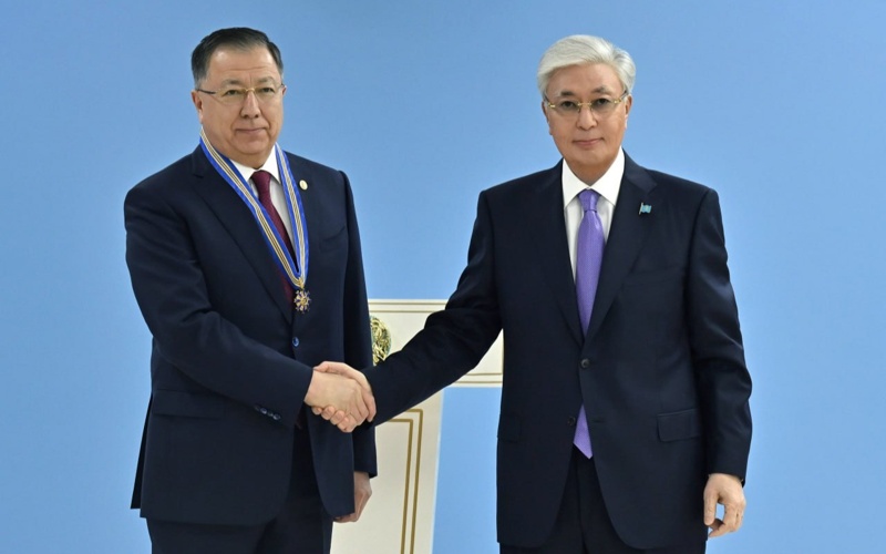 Президент бір топ азаматқа мемлекеттік наградалар табыстады