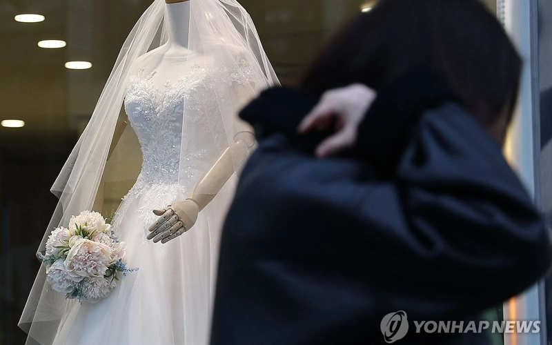 No. of marriages in S. Korea rises 8.1 pct to 7-yr high in 2025
