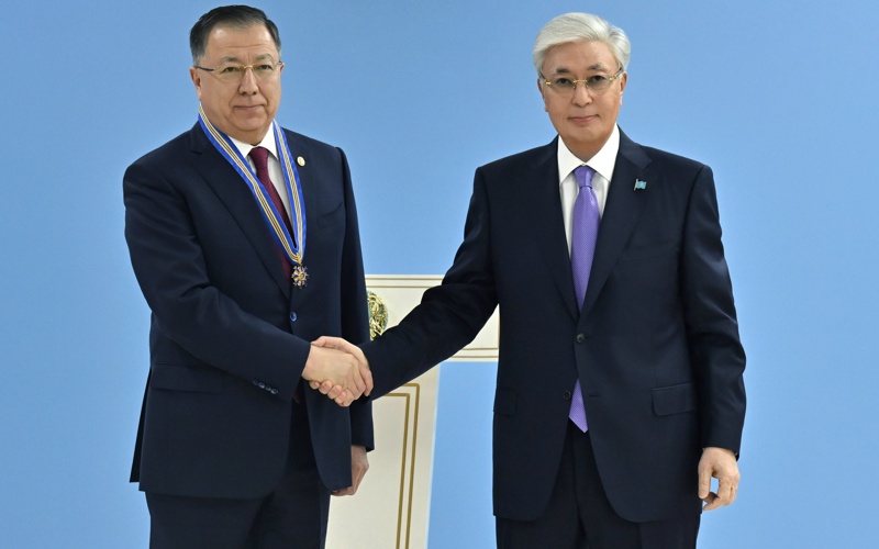 Президент Казахстана вручил госнаграды за вклад в развитие страны