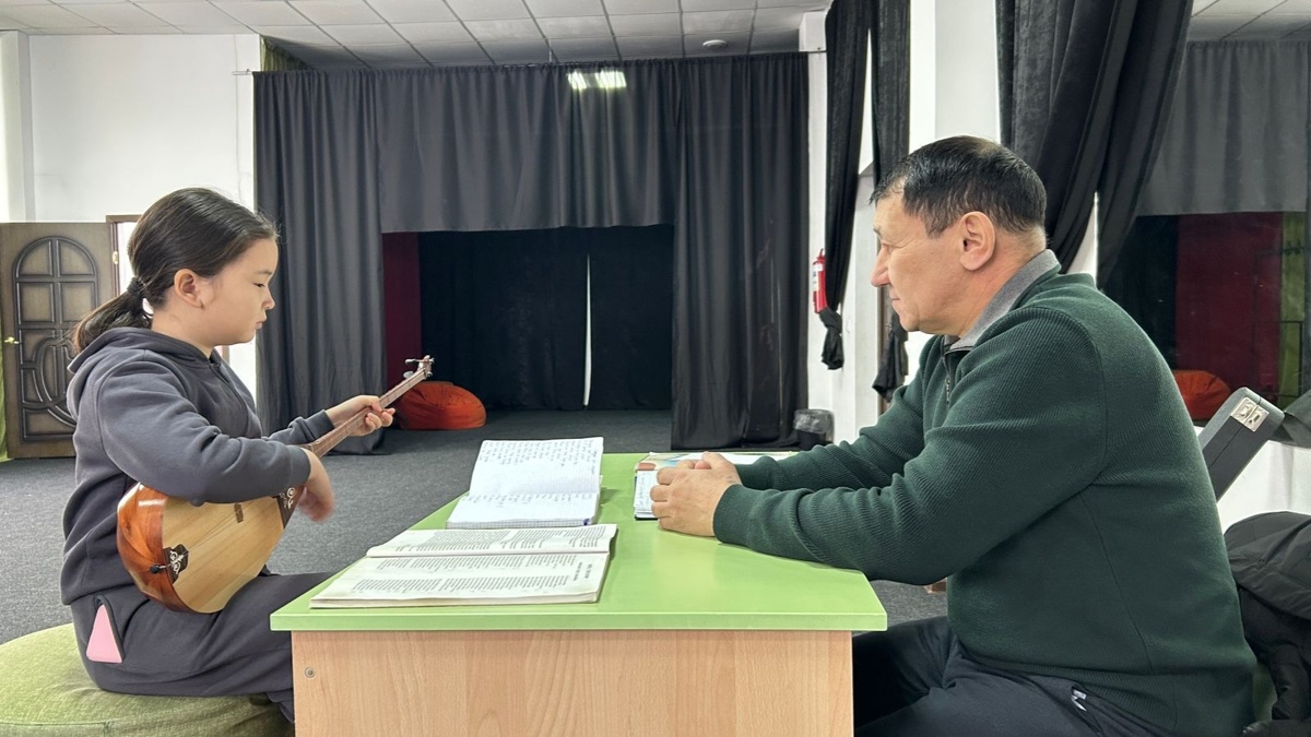 Батырлар жырын жаттаған бала тарихты біліп, патриот болып өседі – жырау