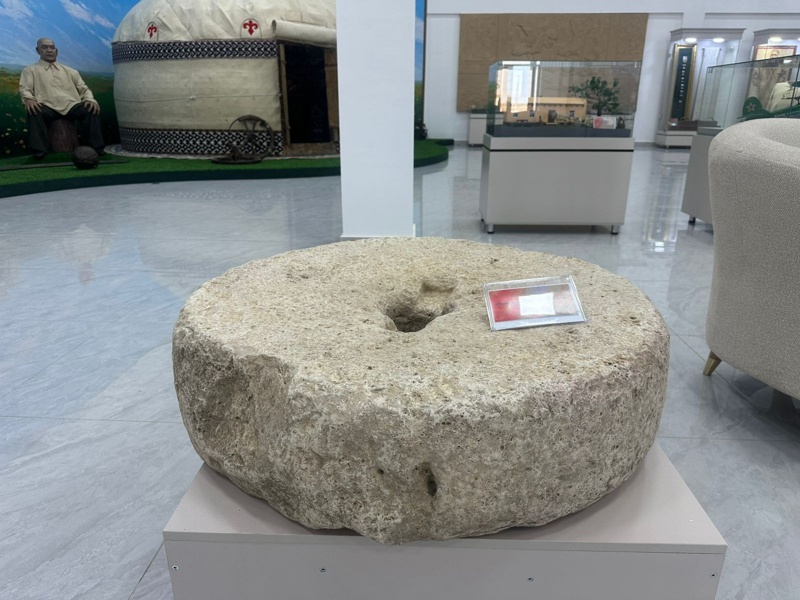 Күш атасы Қажымұқан көтерген алып тастар