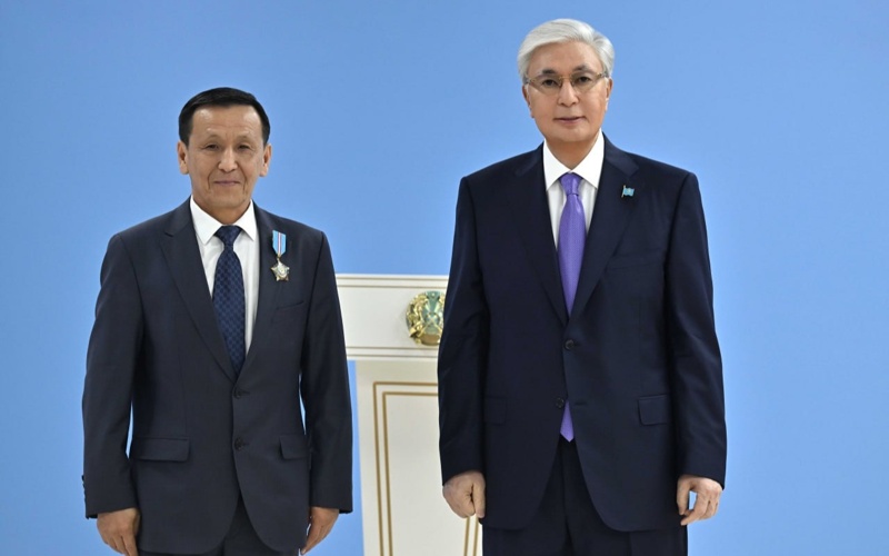 Президент бір топ азаматқа мемлекеттік наградалар табыстады