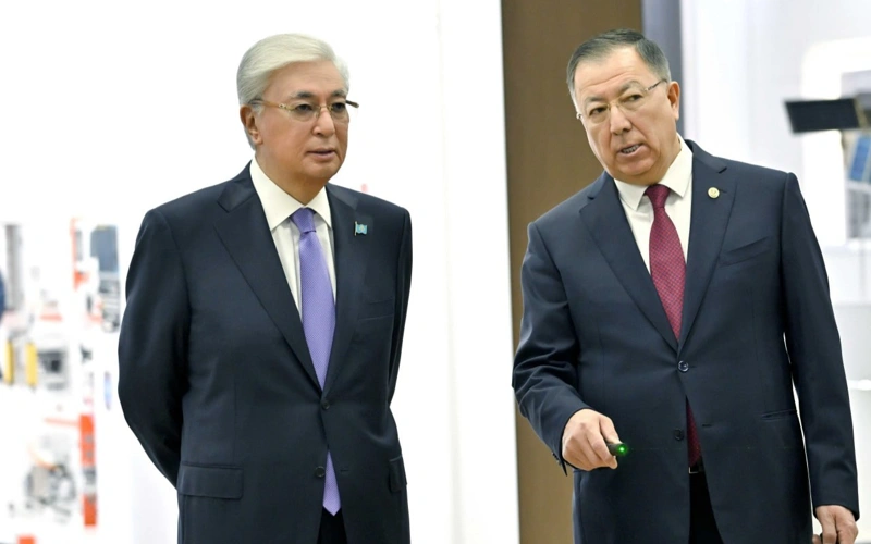 Prezıdent Qazaq ulttyq ýnıversıtetiniń ǵylymı áleýetimen tanysty