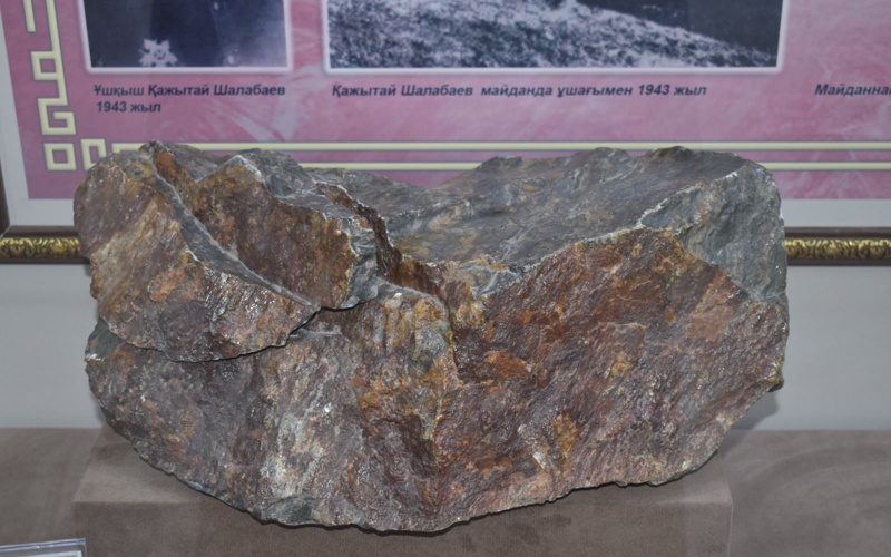 Күш атасы Қажымұқан көтерген алып тастар