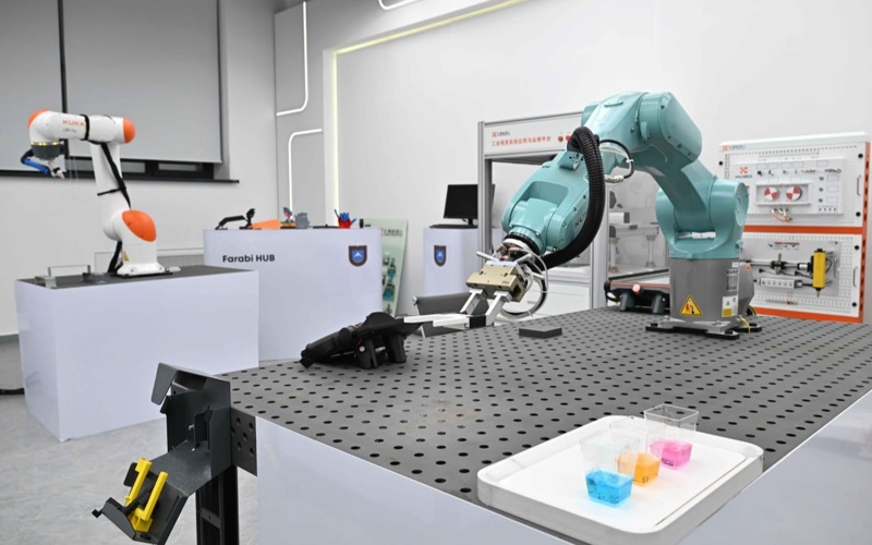 President Tokayev reviews scientific and innovative projects at Al-Farabi Kazakh National University