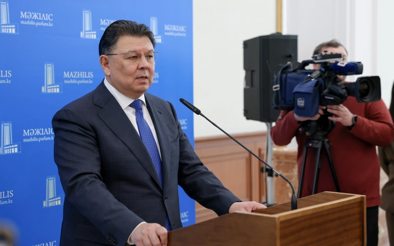 Qanat Bozymbaev