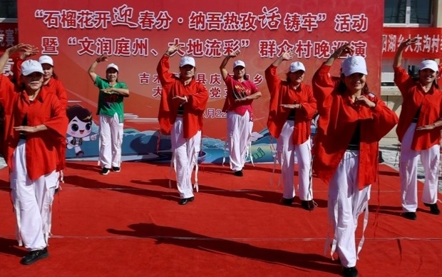 Как казахи отмечают Наурыз в Китае Танцы в Китае