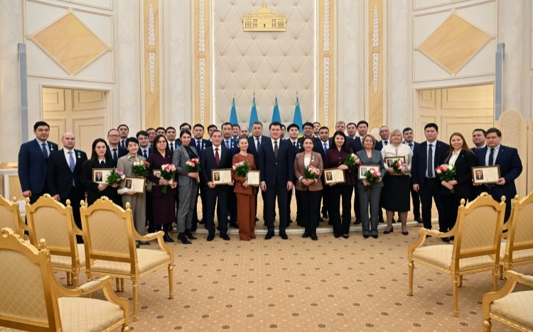  Президент Әкімшілігінің бірқатар қызметкері марапатталды