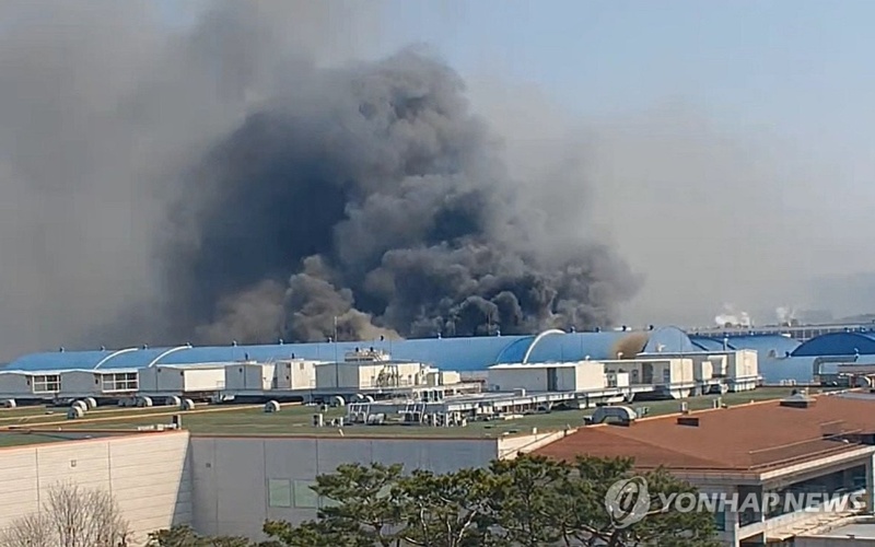 At least 50 injured in fire at Daejeon car parts plant