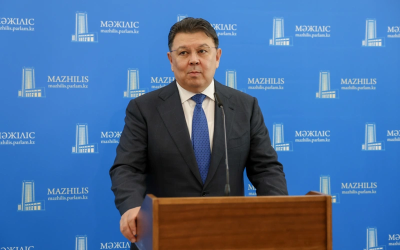 Qanat Bozymbaev