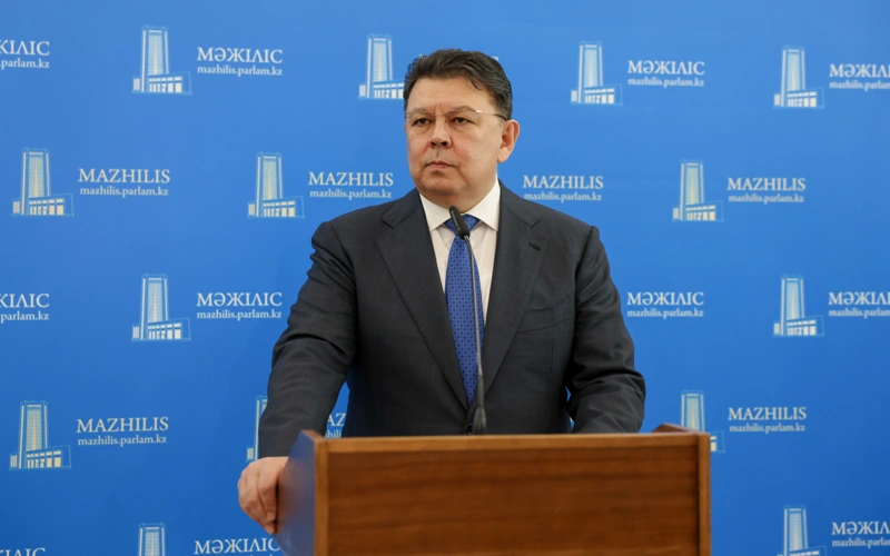 Qanat Bozymbaev