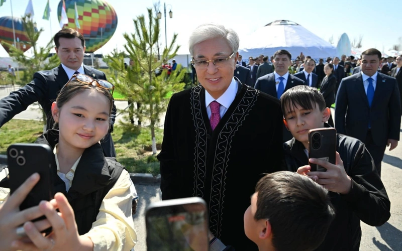 Head of State takes part in public celebrations marking Nauryz holiday