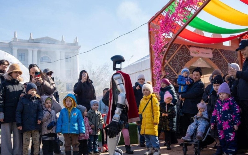 Елорданы интерактивті мерекелік алаңдар таңғалдырды