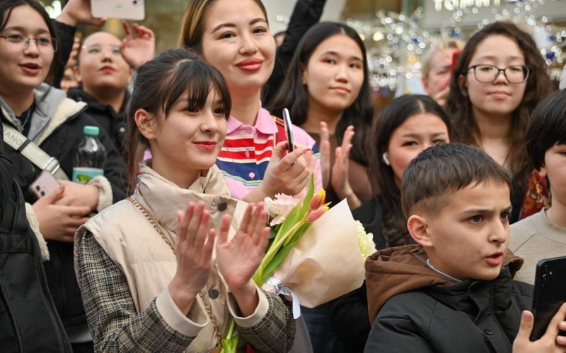 Военный оркестр поздравил жителей с Наурызом в Астане Военный оркестр поздравил жителей с Наурызом в Астане