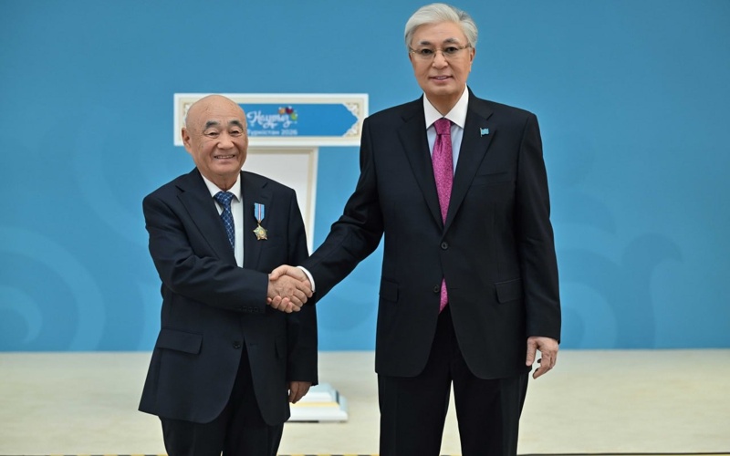 Президент ел дамуына үлес қосқан азаматтарға мемлекеттік наградалар табыстады Президент ел дамуына үлес қосқан азаматтарға мемлекеттік наградалар табыстады